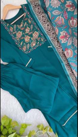Rangini Rama Green Patch Hand Worked Kurti Set  kurtis